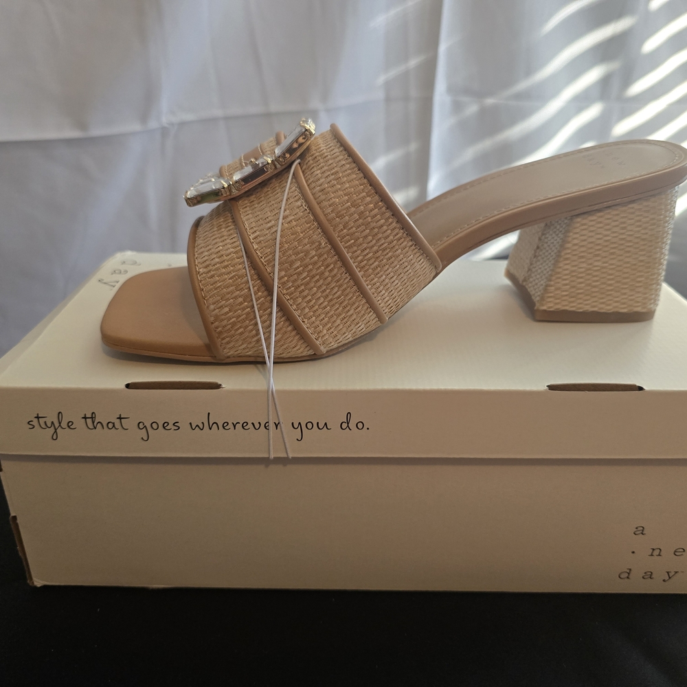 A New Day Women's Tan Slide Sandals - Picture 4 of 7